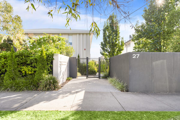 715C8CB1 9B09 466B BDDE 6E0B58D0406F GLEN IRIS 2025 04 24 100512 scaled